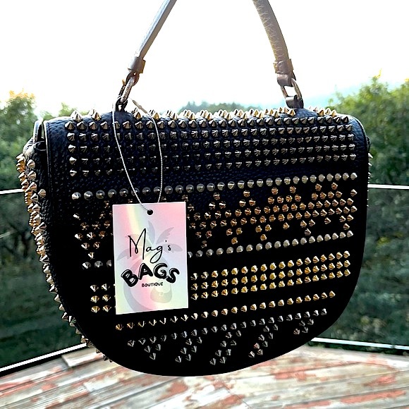 Louboutin: Panettone Spiked Chevron Messenger Bag (Black Multi) - Picture 4 of 17